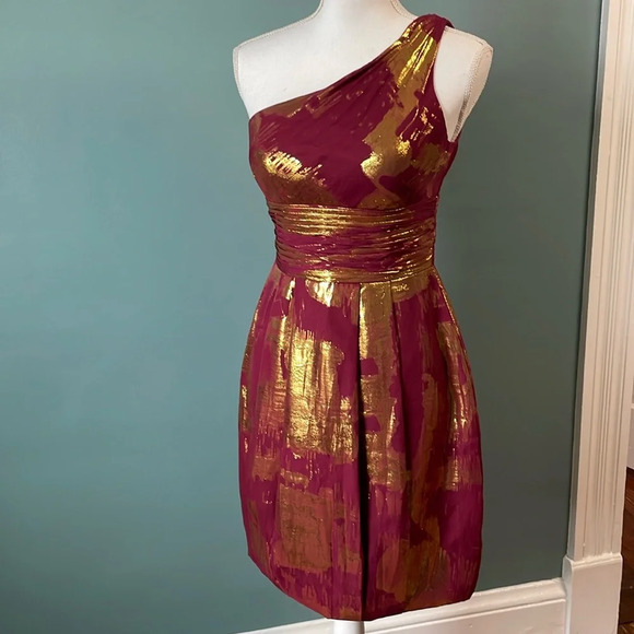 Aidan Mattox Dresses & Skirts - Aidan Mattox Burgundy Gold One Shoulder 100% silk cocktail dress size 4